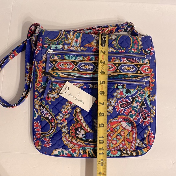 NWT Vera Bradley Iconic Triple Zip Hipster in Romantic Paisley - Picture 5 of 7